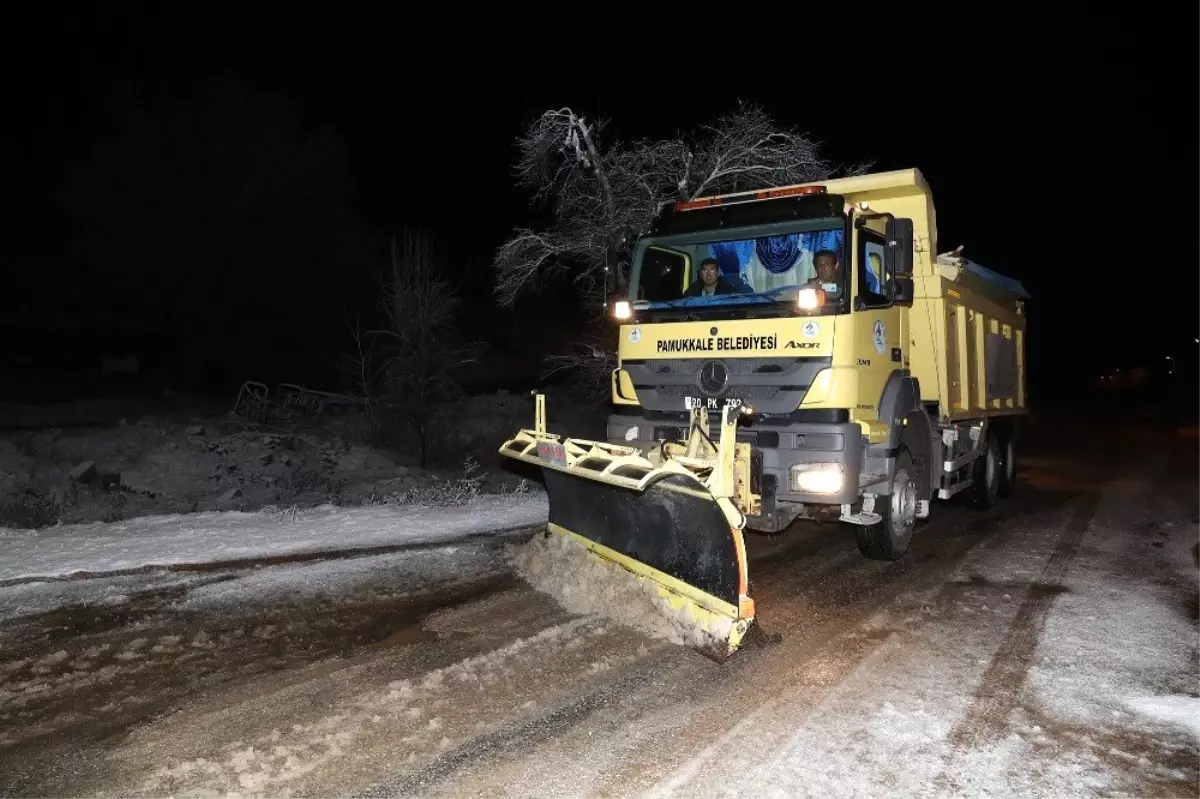 Denizli\'ye kar düştü, ekipler sabaha kadar mücadele etti