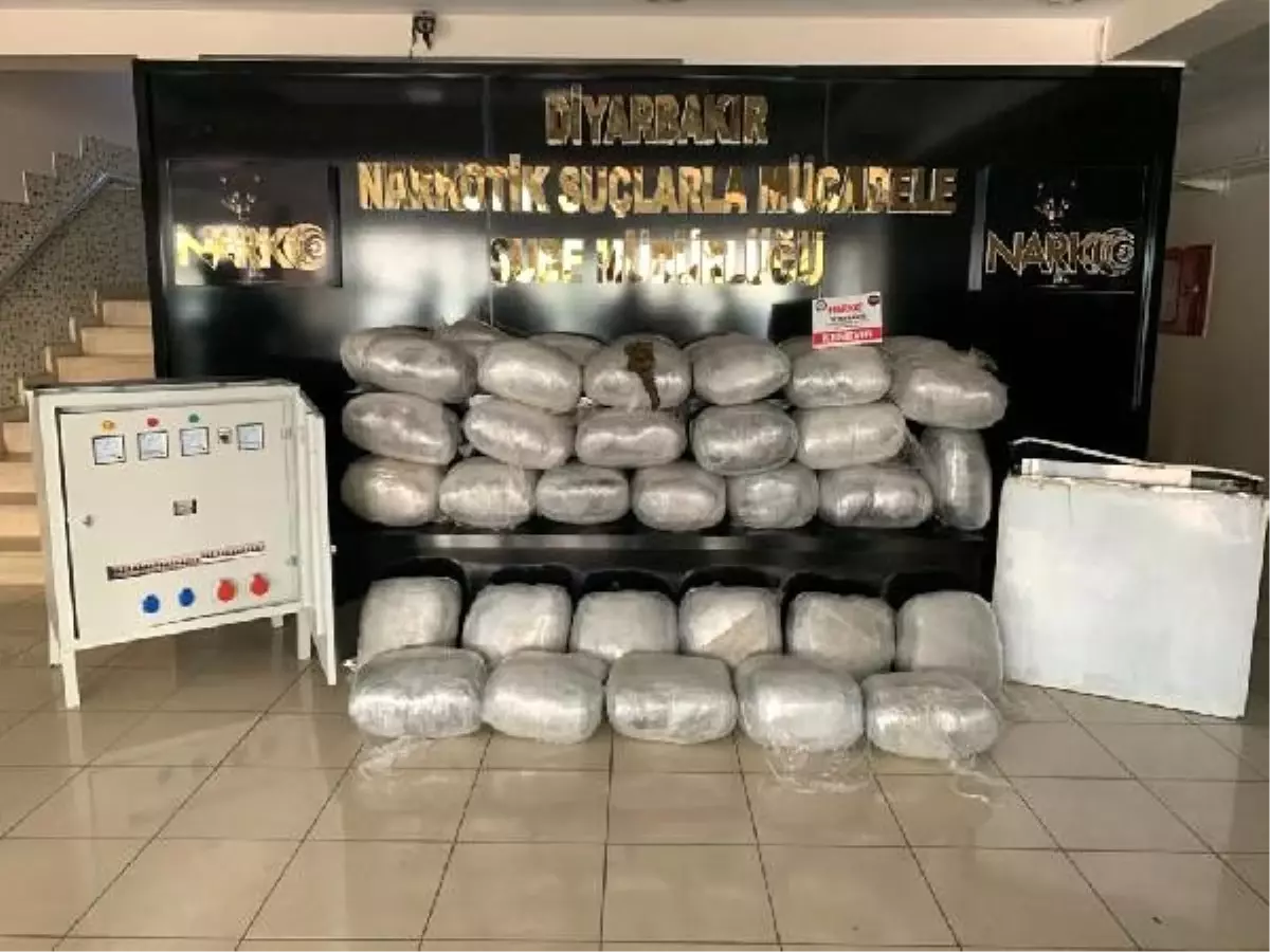 Diyarbakır\'da 25 gündeki 116 operasyonda 933 kilo esrar ele geçirildi