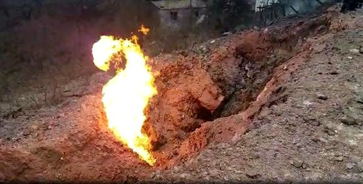 Doğal gaz borusu alev aldı, çevredeki evler boşaltıldı (2)