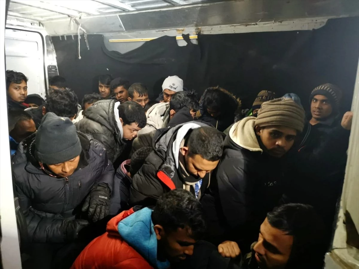 Edirne\'de 28 düzensiz göçmen yakalandı