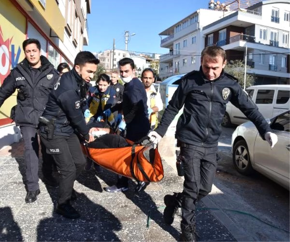 Eski eşini tabancayla öldürüp, kızını yaraladıktan sonra intihara kalkıştı