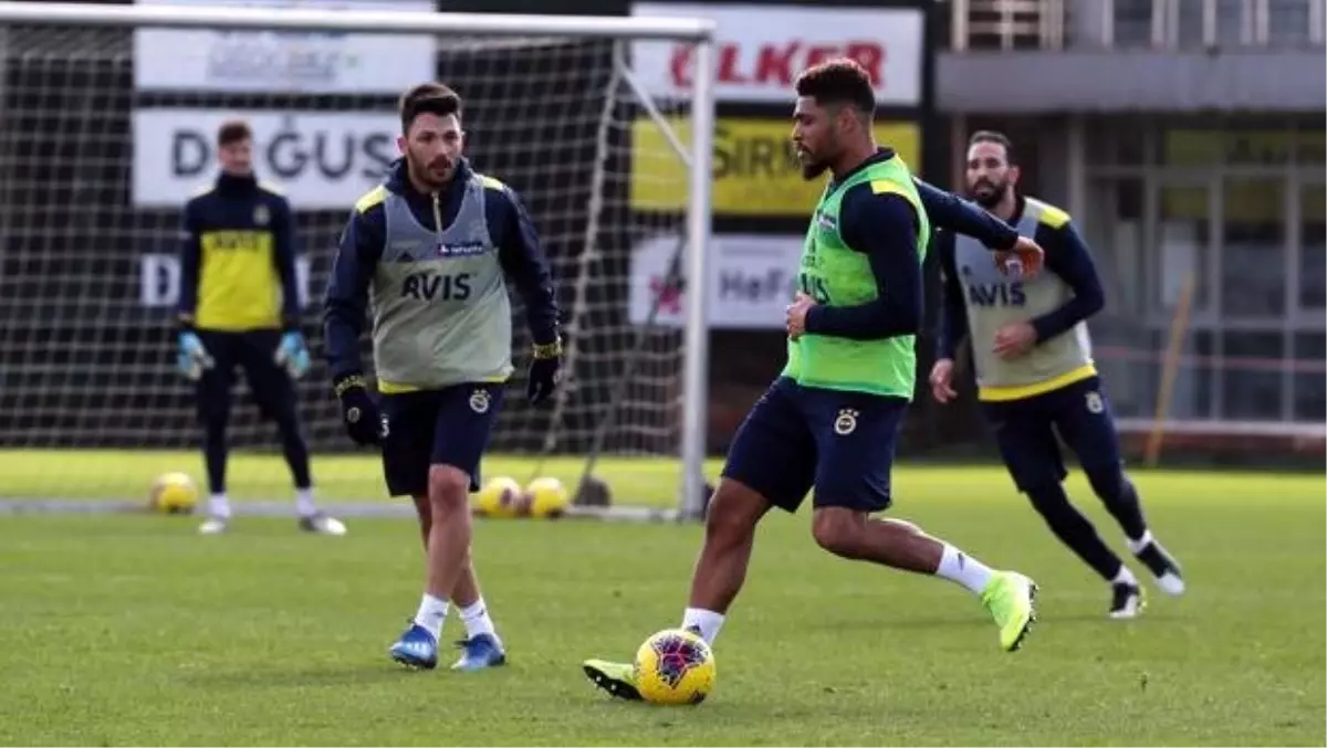 Fenerbahçe, Trabzonspor maçına hazır! Deplasmana yolculuk bu akşam...