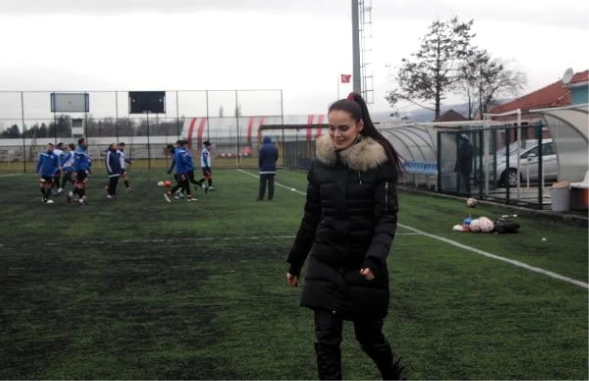 Ayşe Aydın, gelin gittiği Göynük ilçesinin futbol takımına başkan oldu