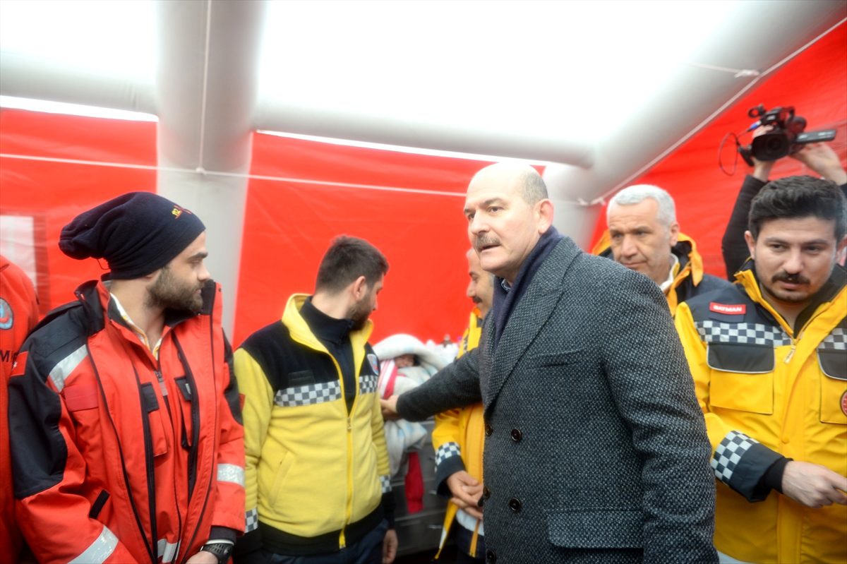 İçişleri Bakanı Süleyman Soylu hasarsız ve az hasarlı binalara ilişkin gelişmeyi açıkladı Açıklaması