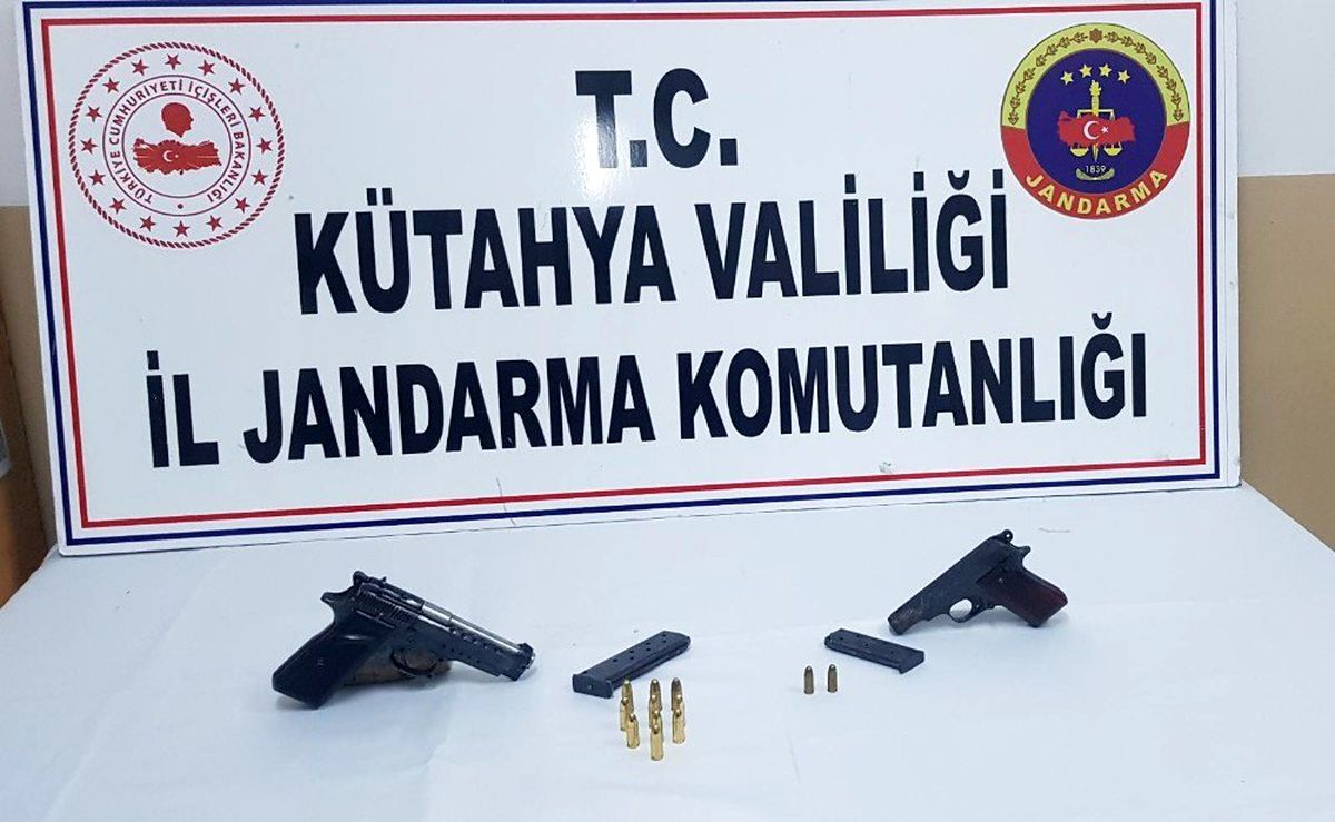 Jandarmadan ruhsatsız tabanca operasyonu