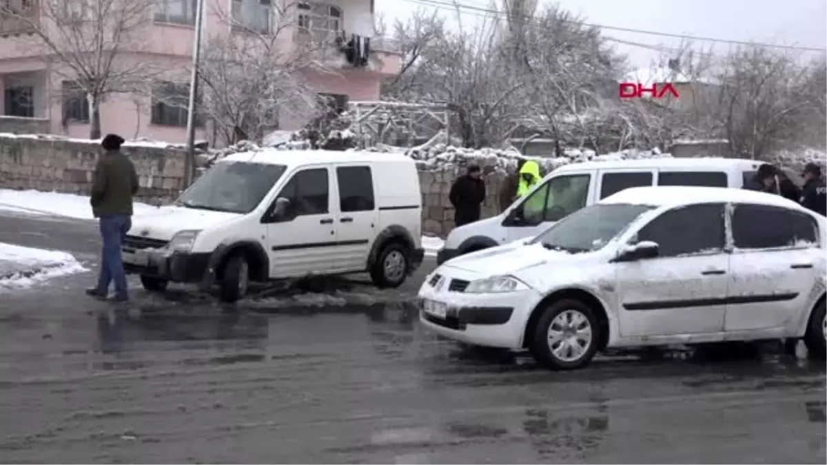 Kayseri polisten kaçan sürücü ve arkadaşı, lastiklere ateş edilerek yakalandı