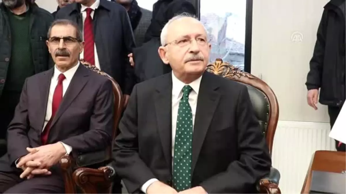 Kılıçdaroğlu, Sivrice Belediyesini ziyaret etti