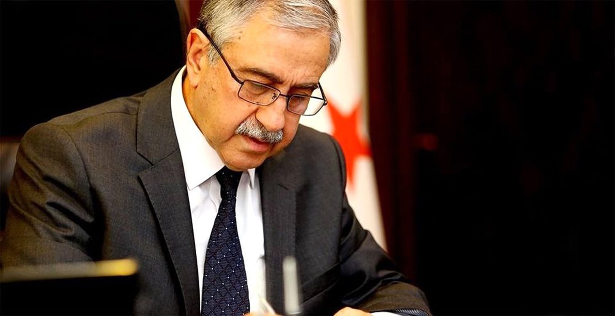 KKTC Cumhurbaşkanı Akıncı\'dan Türk bayrağını yırtan Yunan milletvekiline tepki