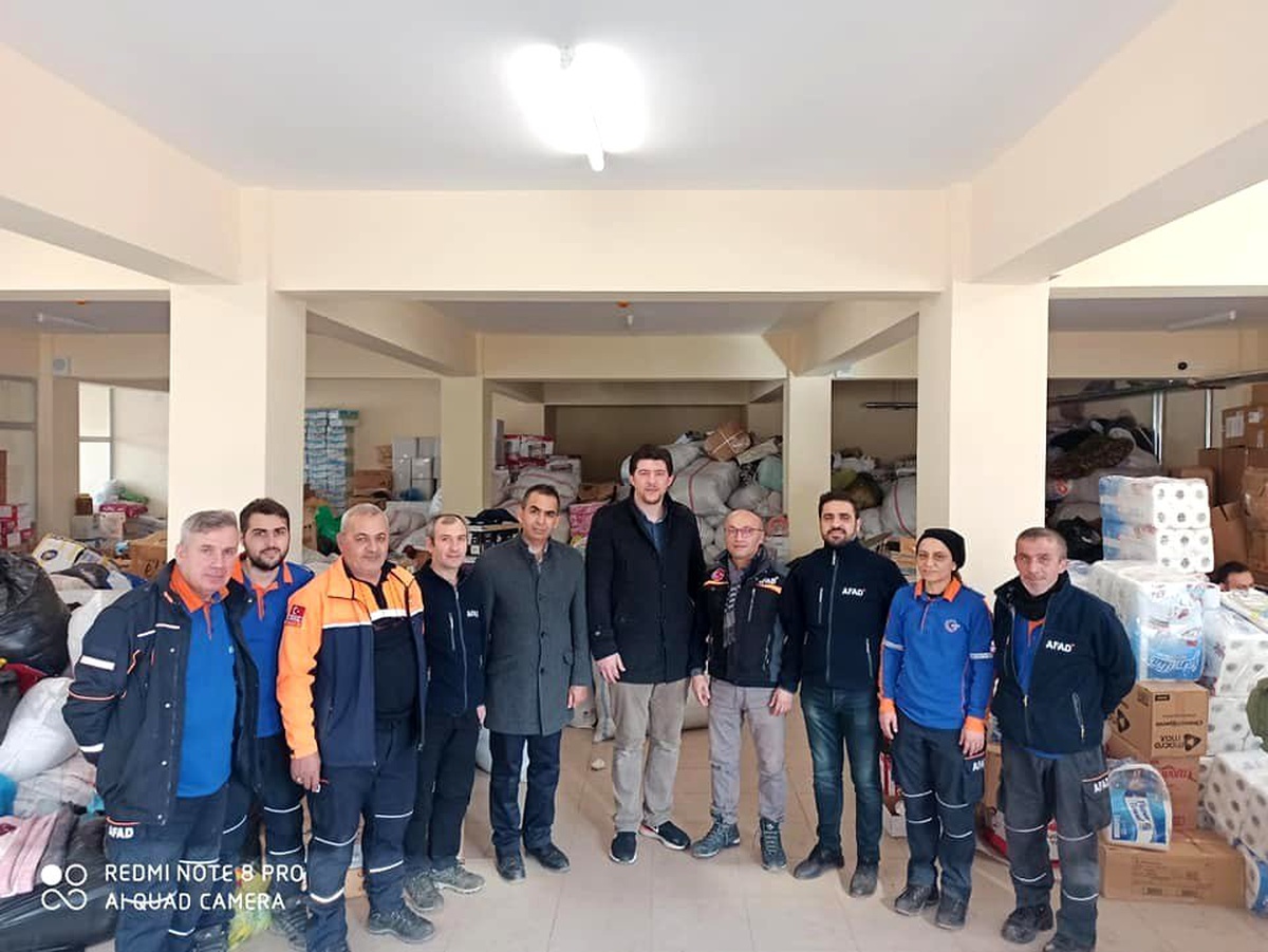 Kütahya AK Parti\'den deprem bölgesine yardım