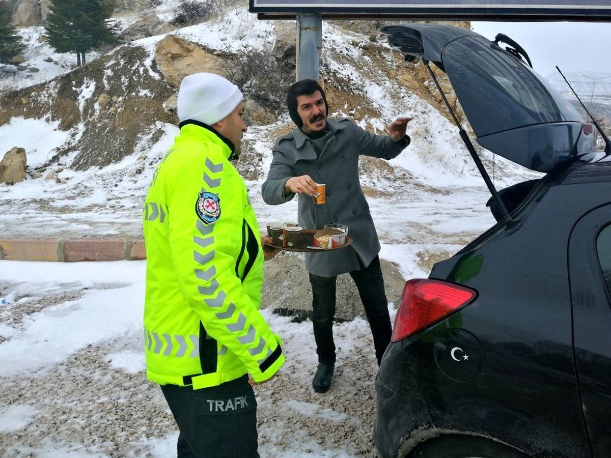 Malatya-Sivas karayolu kar nedeniyle ulaşıma kapandı