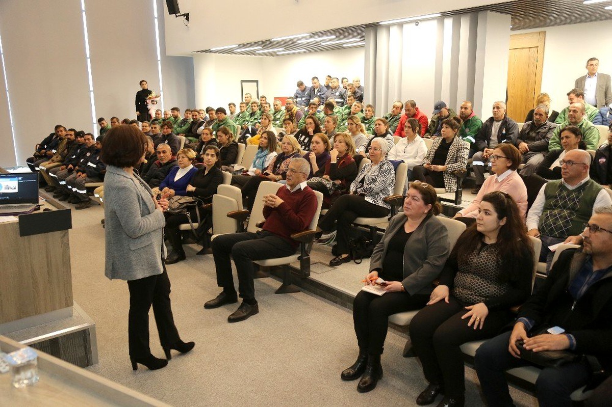 Mezitli Belediyesi çalışanlarına \'Finansal Okuryazarlık Semineri\'