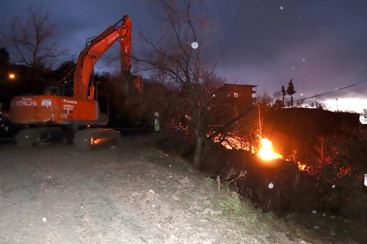 Ordu\'daki doğal gaz borusunun patlama anı kameraya yansıdı