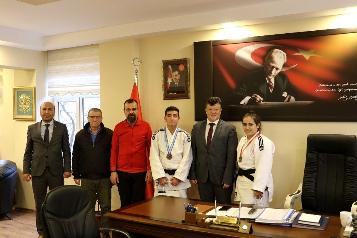 Şampiyon judoculardan Fillikçioğlu\'na ziyaret