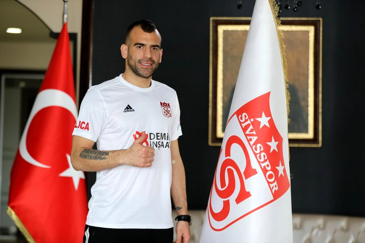 Sivasspor, Sırp forvet Petar Skuletic\'i transfer etti