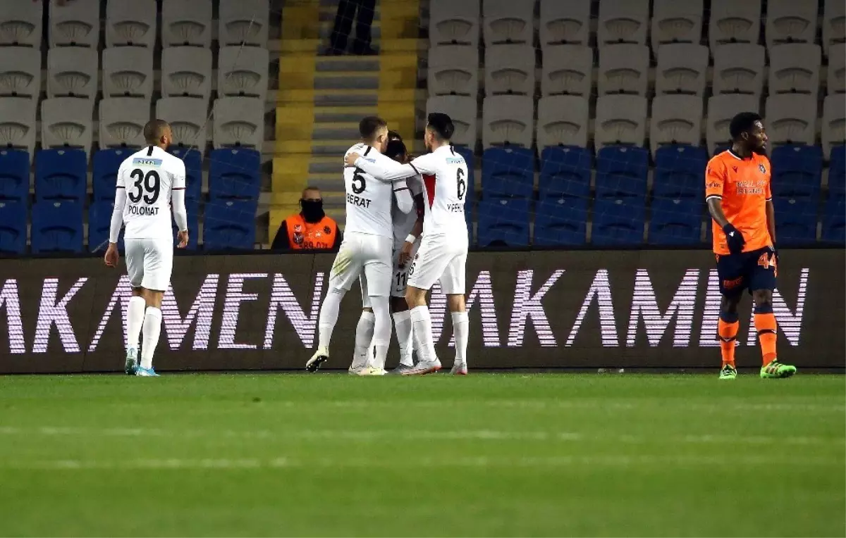 Süper Lig: Medipol Başakşehir: 1 - Gençlerbirliği: 1 (İlk yarı)