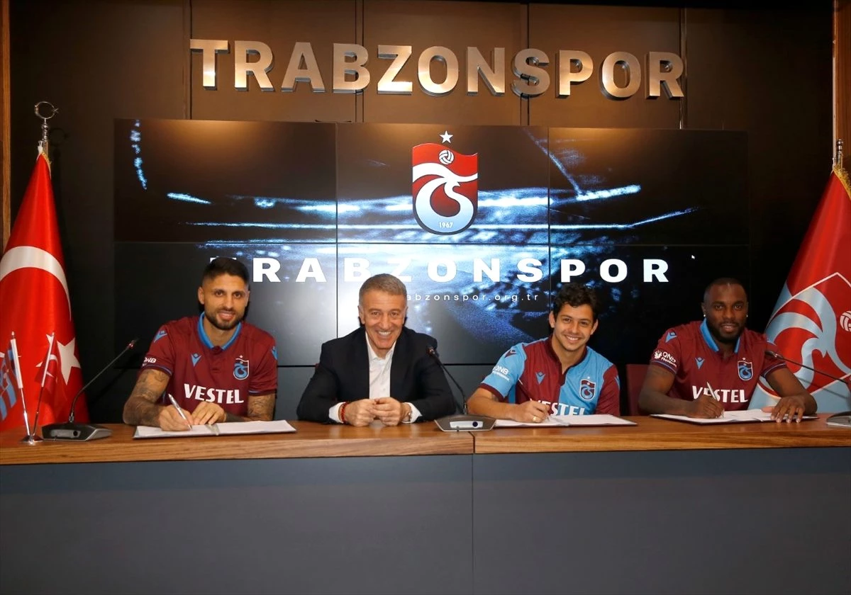 Trabzonspor, yeni transferleri Guilherme, da Costa ve Manoel için imza töreni düzenledi