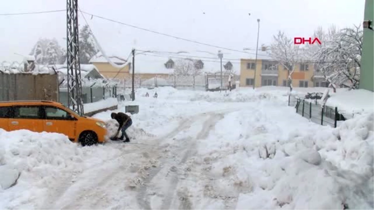 Tunceli\'de 200 köy yolu kardan kapandı