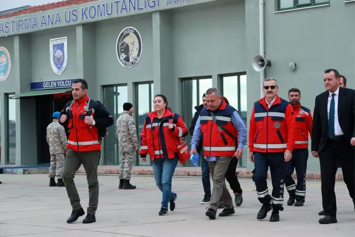 Türk vatandaşlarını getirecek uçak Çin\'e hareket etti