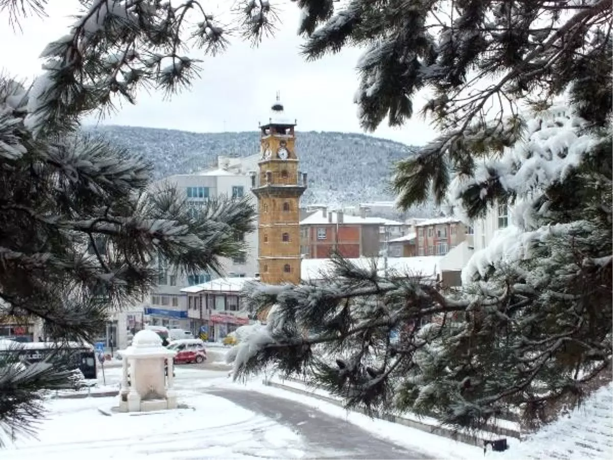 Yozgat\'ta kar yağışı nedeniyle 178 köy yolu kapandı