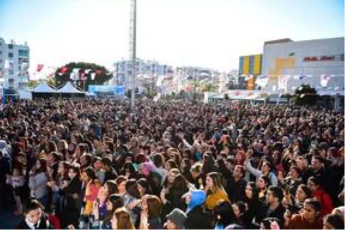 Antalya\'da "Yöresel Lezzet Günleri Buluşması"nda 1 ton hamsi dağıtıldı