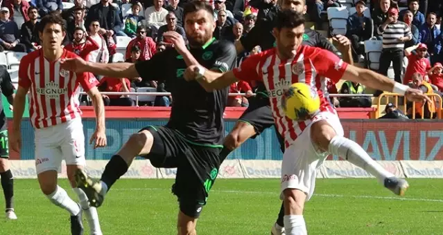 Antalyaspor, sahasında Konyaspor'la 0-0 berabere kaldı ...