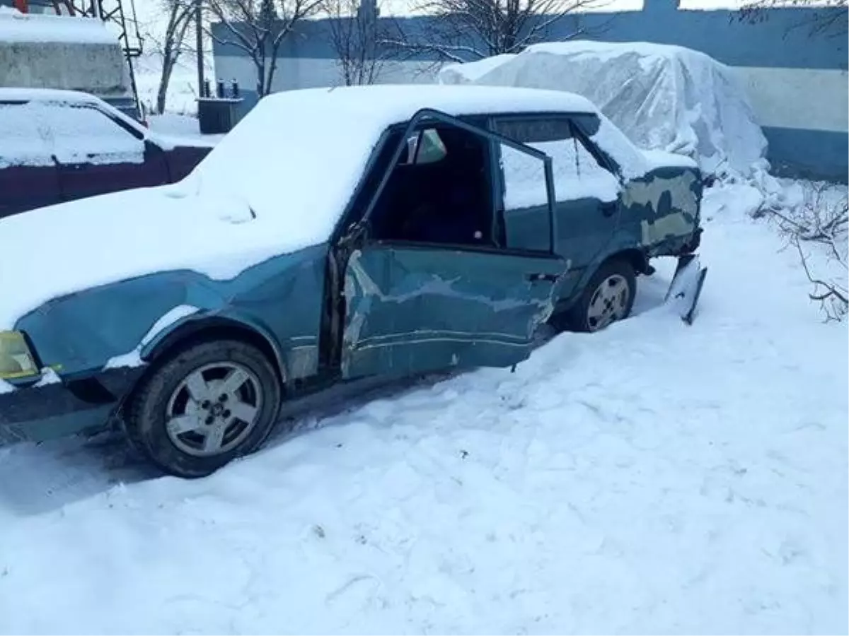 Arıza yapan otomobilini iterken TIR\'ın çarptığı sürücü öldü