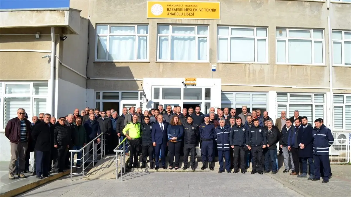 Babaeski\'de öğrenci servis şoförleri bilgilendirildi