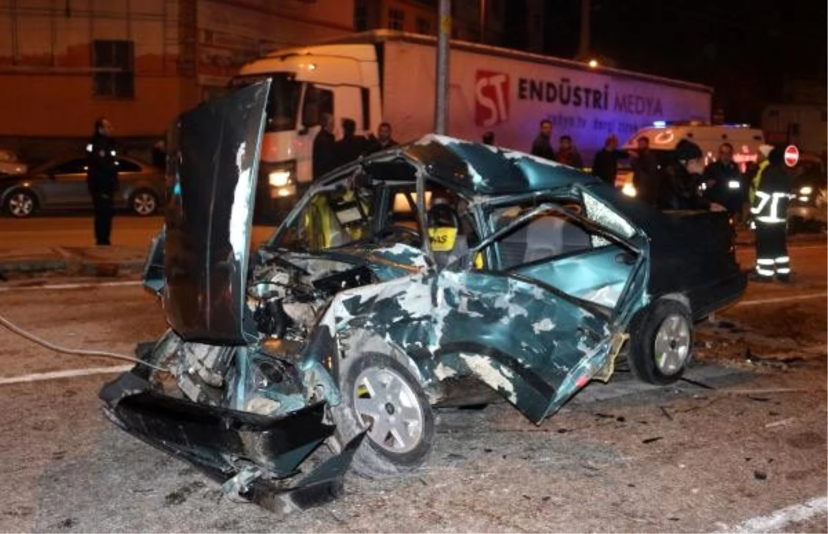Biri ambulans, 3 araç, zincirleme kazaya karıştı: 5 yaralı