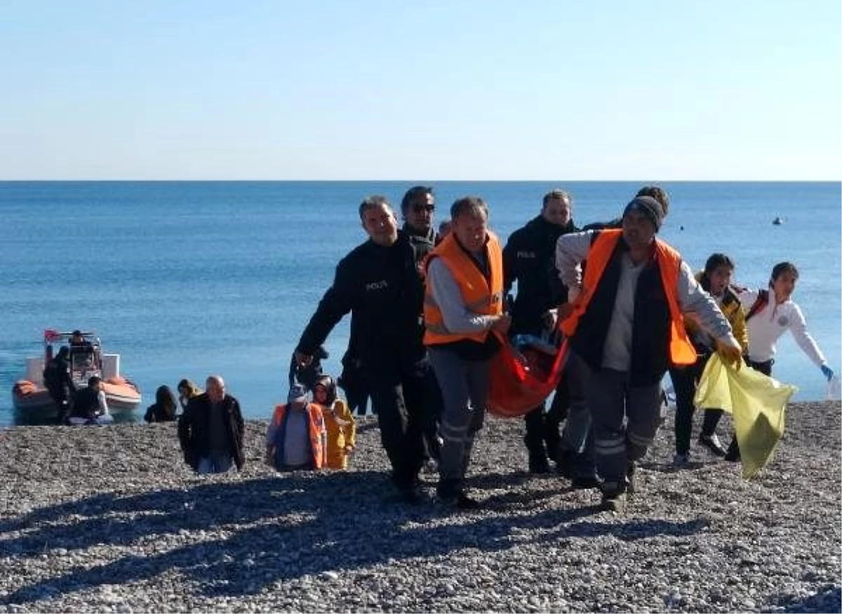 Boğulma tehlikesi geçiren kişiyi deniz polisi kurtardı