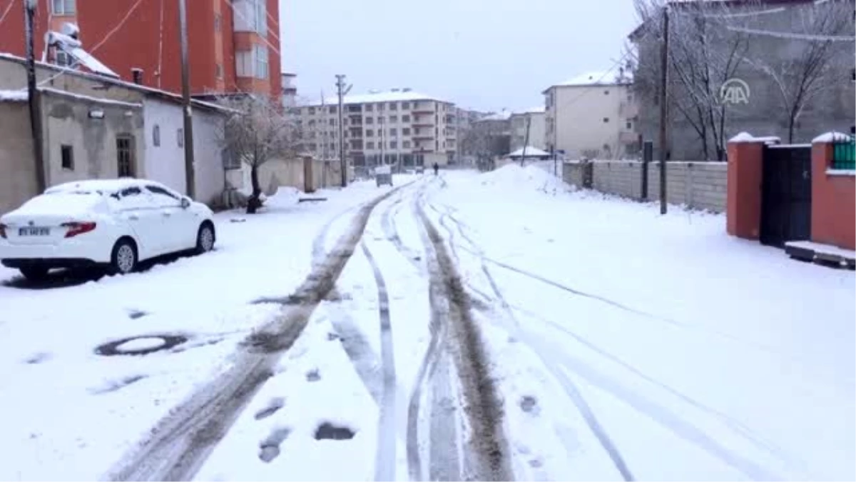 Doğu Anadolu\'da yoğun kar yağışı etkili oldu