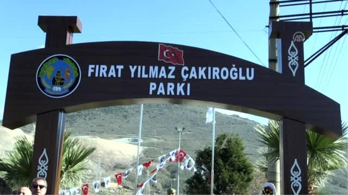 İYİ Parti Genel Başkanı Akşener İzmir\'de Fırat Yılmaz Çakıroğlu Parkı\'nı açtı
