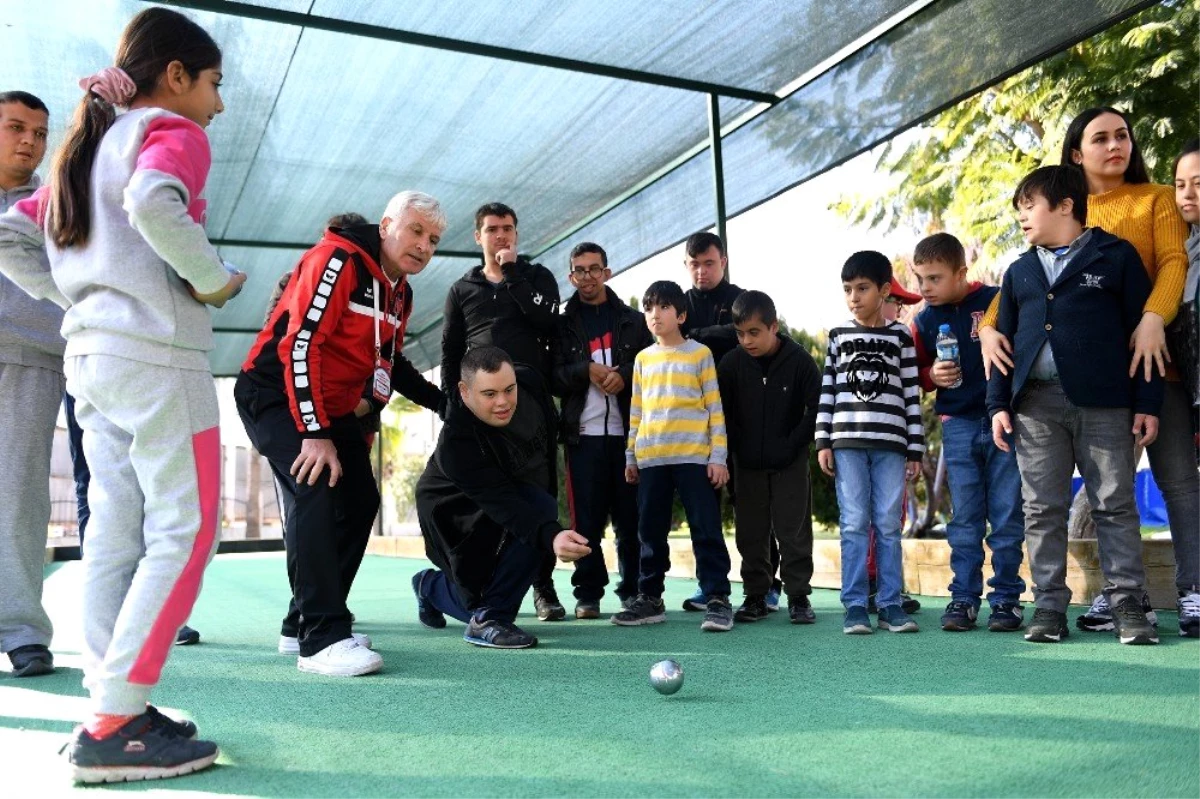 Mersin\'de özel çocuklar için bocce etkinliği düzenlendi