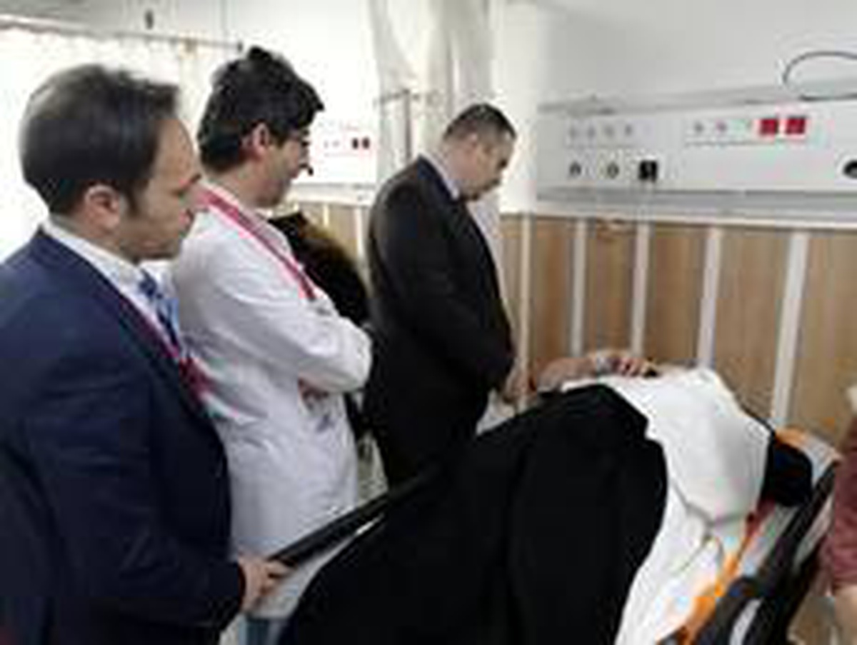 Sağlık Müdürü Hirik otobüs kazasında yaralananları hastanede ziyaret etti