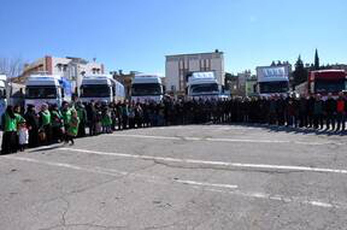 Adıyaman\'dan İdlib\'e 13 tır yardım malzemesi gönderildi