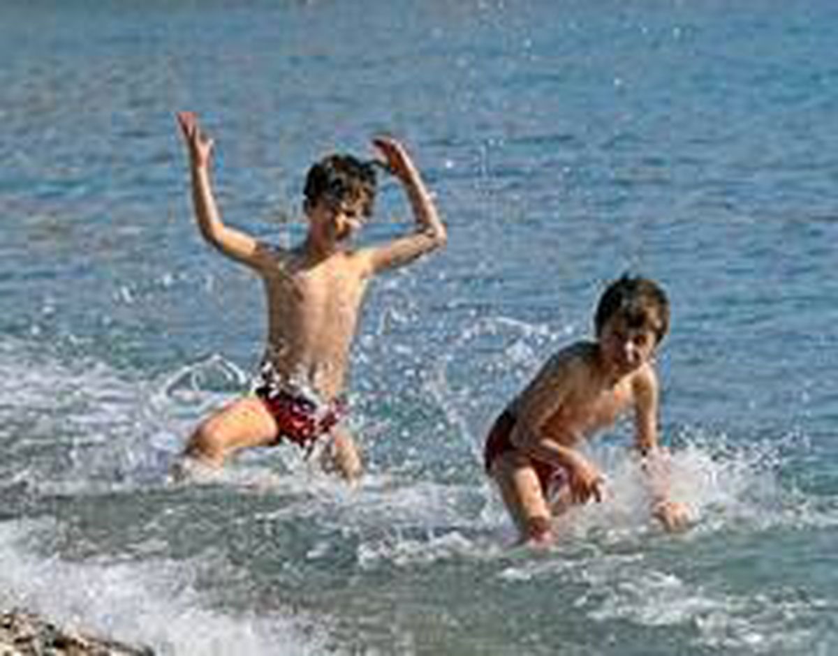 Antalya\'da şubat ayında deniz keyfi