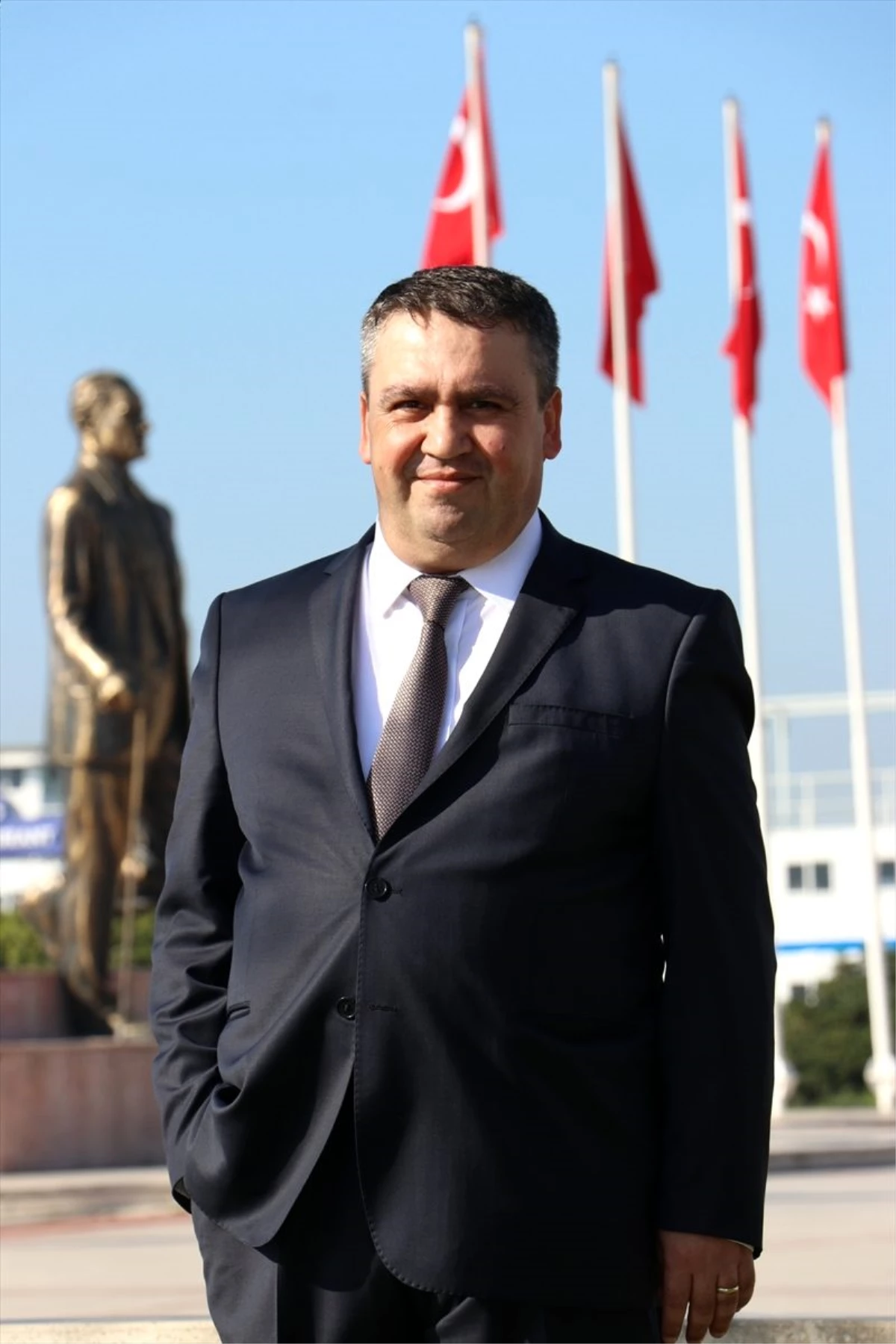 EMD İzmir Şubesi\'nde Murat Demircan adaylığını açıkladı