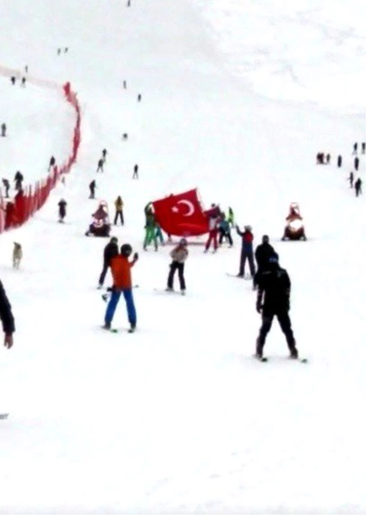 Erzincan\'da kayakçılardan Yunan Vekil Lagos\'a tepki