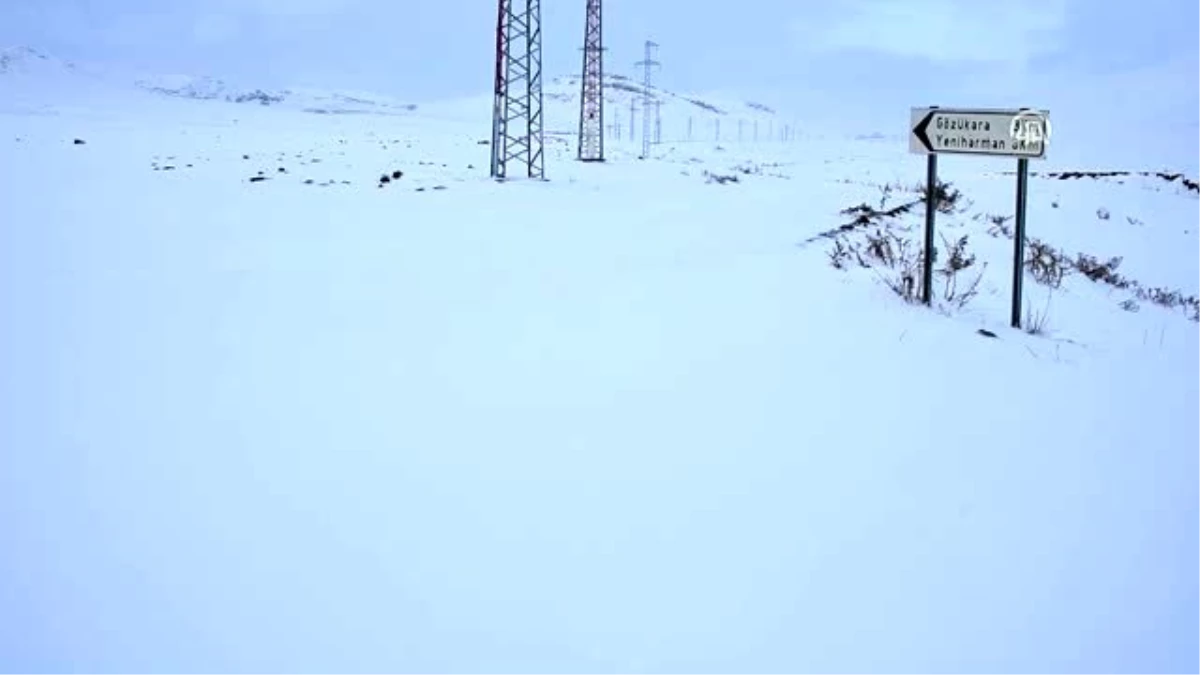 Tendürek Dağı eteğinde kar nedeniyle kapanan 8 köy yolu ulaşıma açıldı