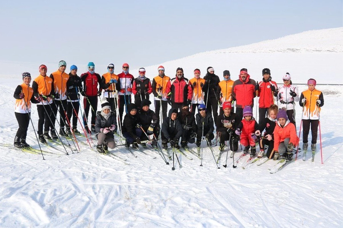 Ağrılı Kayakçılar Bitlis\'ten 8 madalya ile döndü