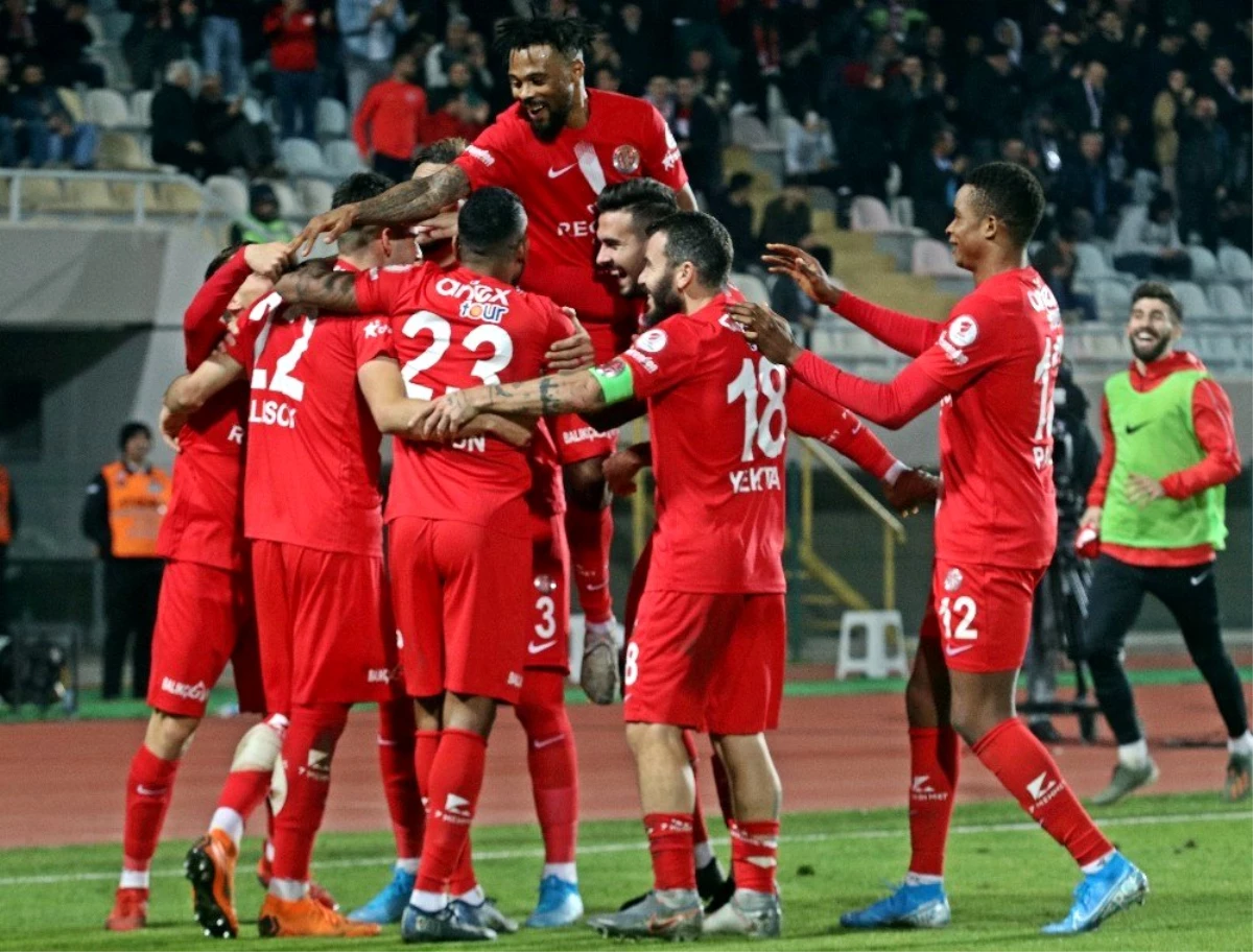 Antalyaspor deplasmanda gülüyor