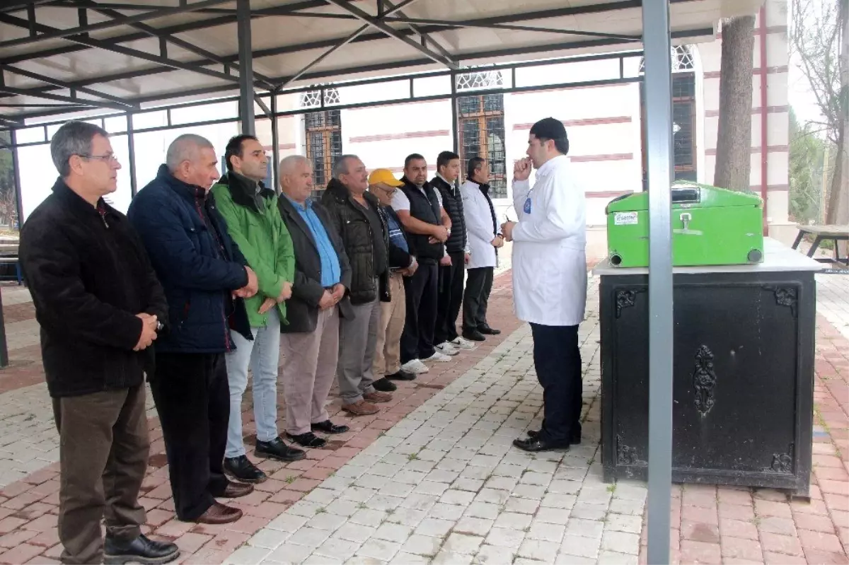 Ayrı yaşadığı eşinin ölüm haberini alınca "piyangodan mı çıktın" sen dediği yaşlı adamın cenazesine...