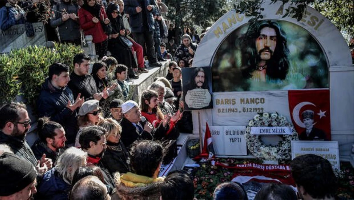 Barış Manço ölümünün 21\'inci yılında, Kanlıca\'daki mezarı başında anıldı