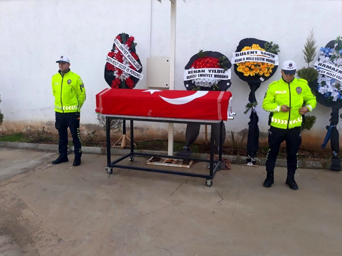 Denizli\'de polis memurunun öldüğü motosiklet kazası güvenlik kamerasında