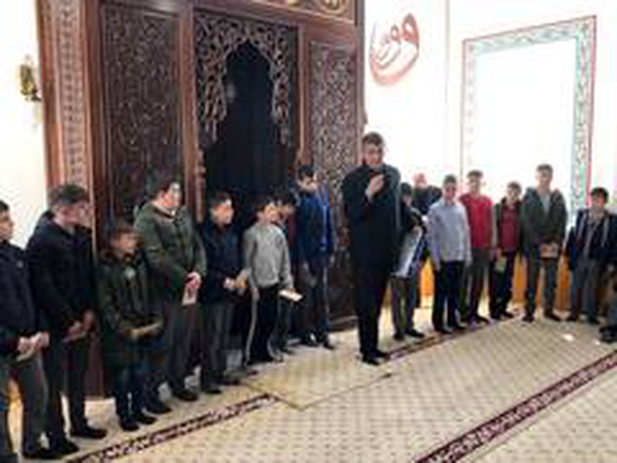 Hüyük\'te yarıyıl tatilinde namazlarını camilerde kılan öğrencilere ödül