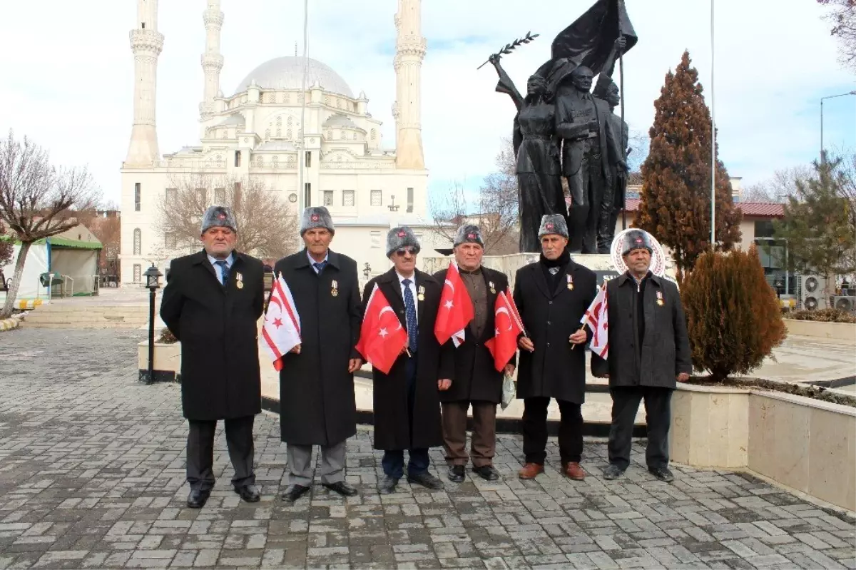 Iğdırlı gazilerden ırkçı Yunan milletvekili Lagos\'a tepki