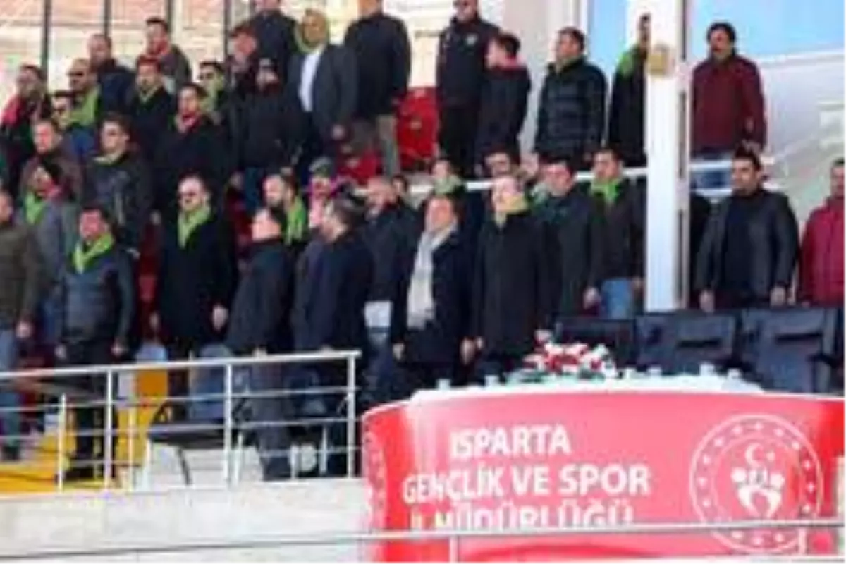 Isparta 32 Spor Yönetiminden "Bıçak kemiğe dayandı" açıklaması