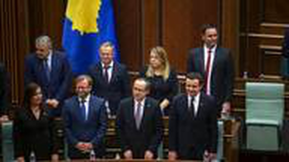 Kosova\'da koalisyon hükümeti, yaklaşık 4 ay sonra güvenoyu aldı