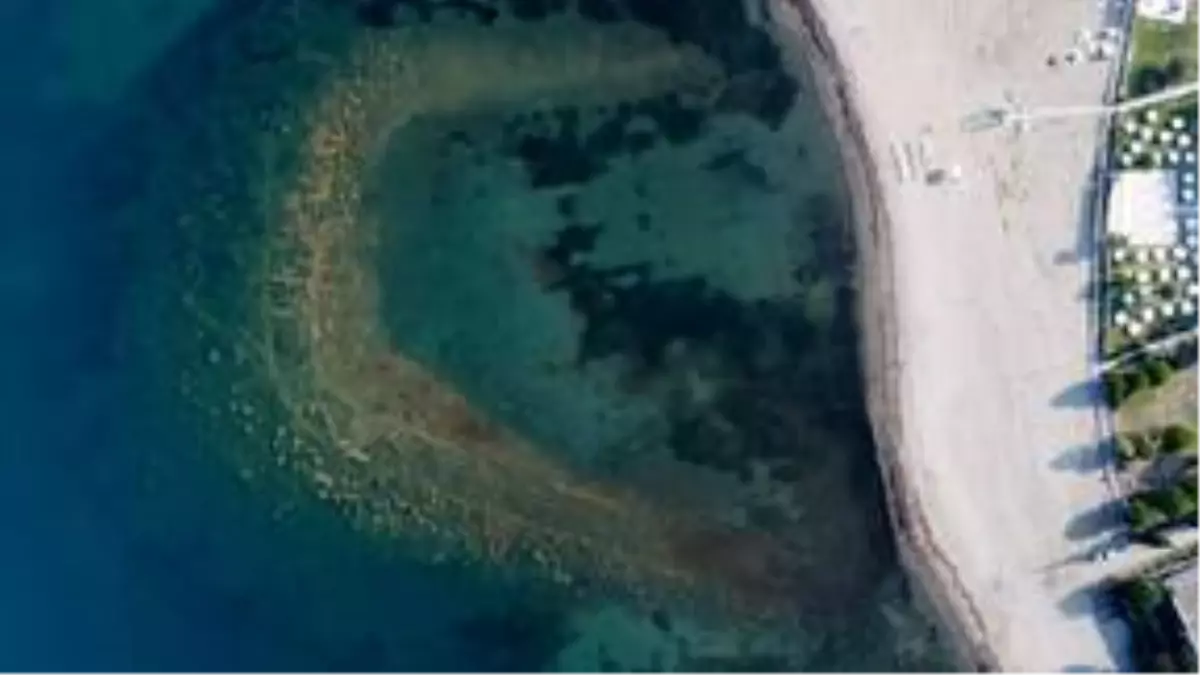 Kuzey Ege\'de kalıntıları ortaya çıkan liman bin yıl aralıksız kullanılmış