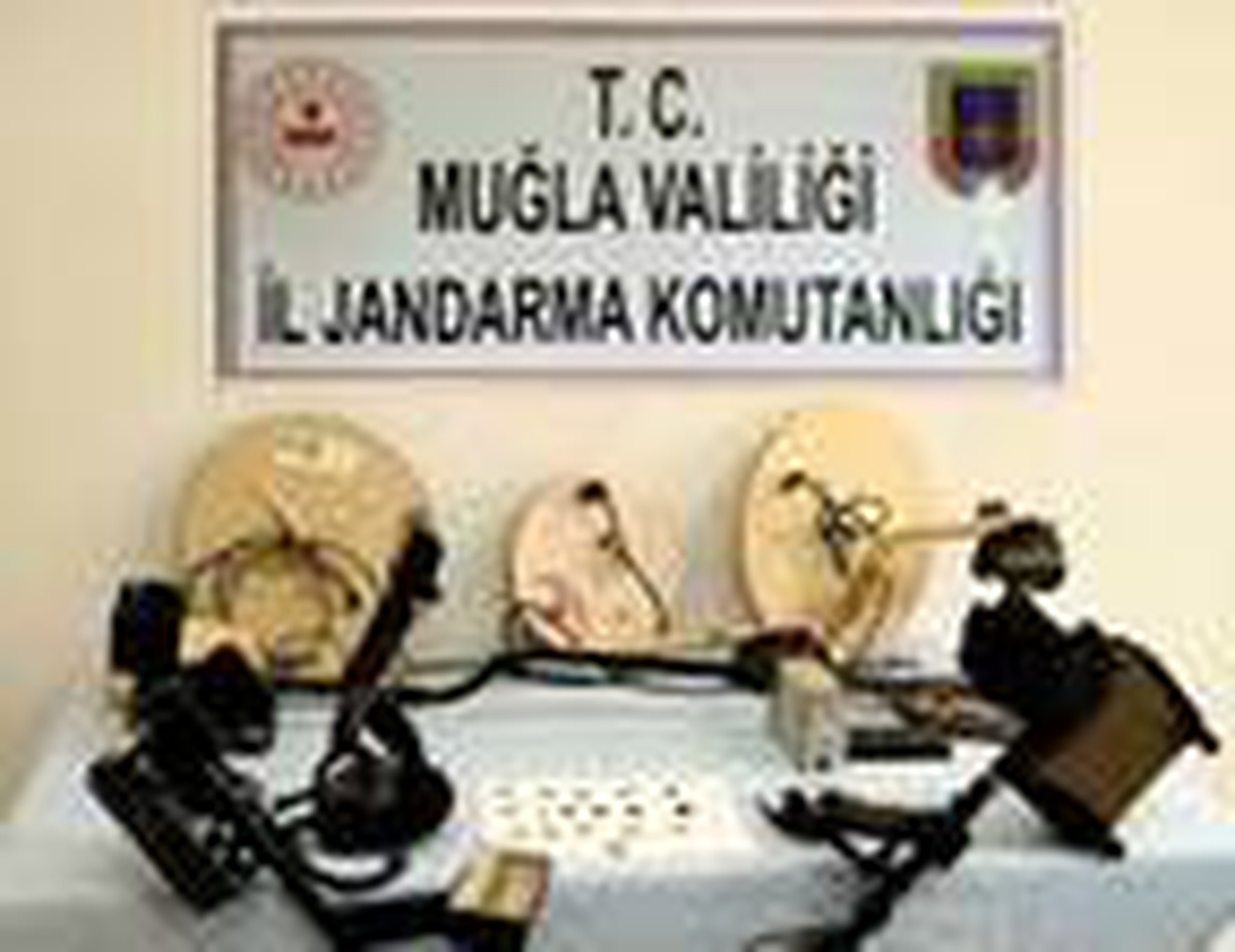 Muğla\'da Roma dönemine ait 16 sikke ele geçirildi