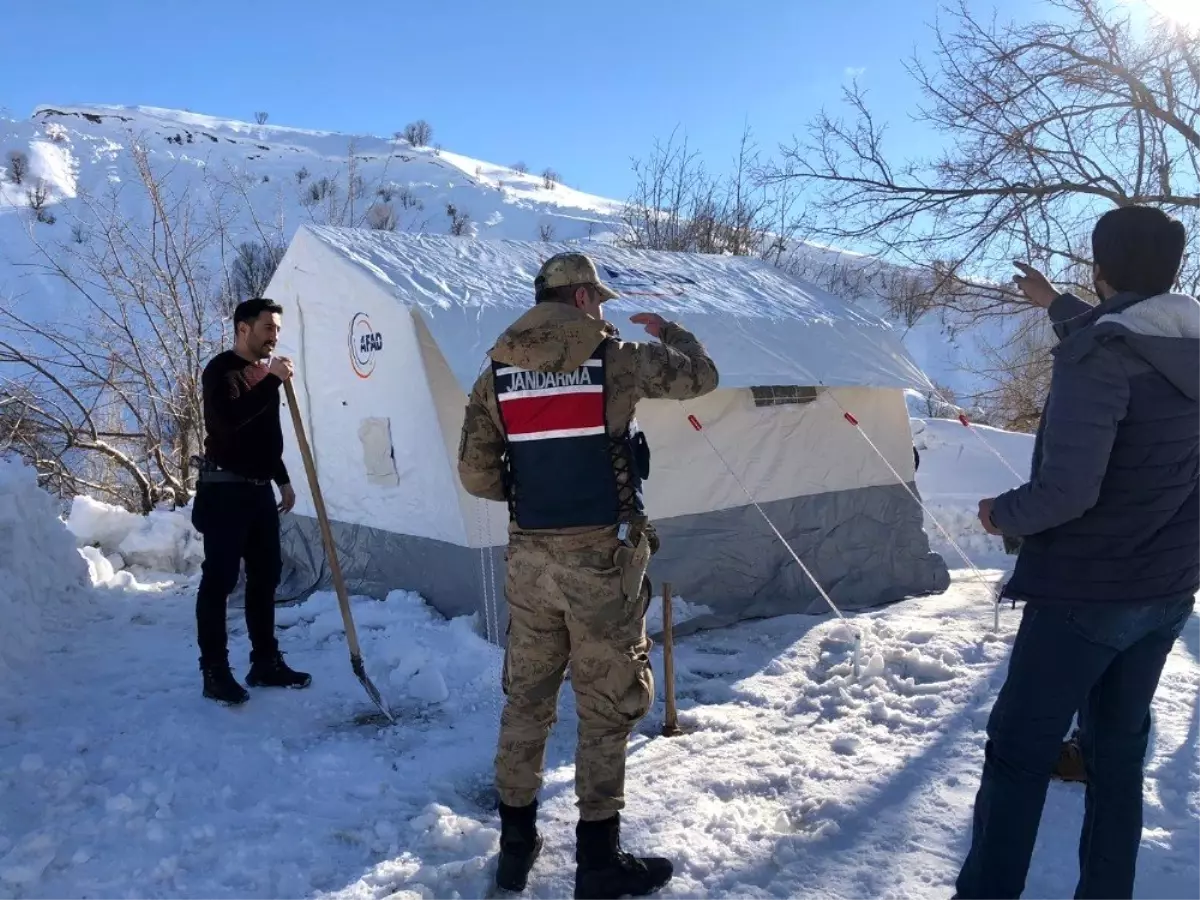 Sincikli depremzedelere yardımlar ulaştırılıyor